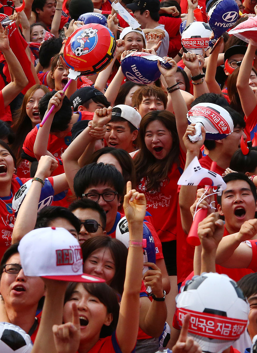 赛季大事件：那些让球迷热血沸腾的瞬间的简单介绍