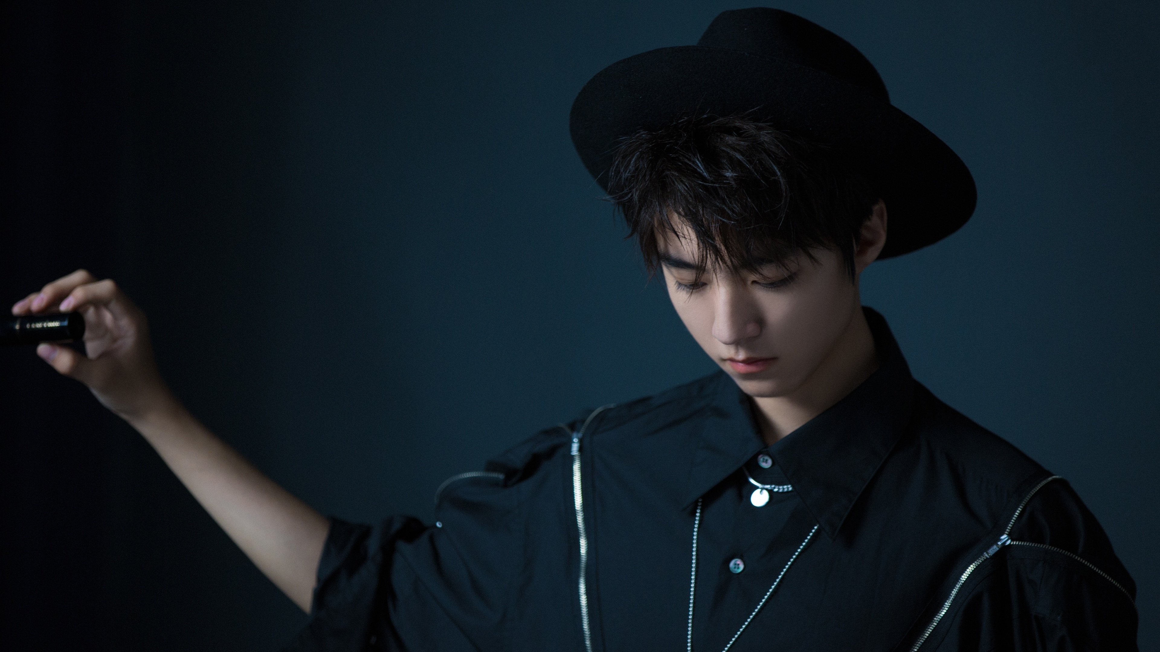 爱游戏娱乐平台-“英超火热进行，争夺关键胜局”，英超那些事