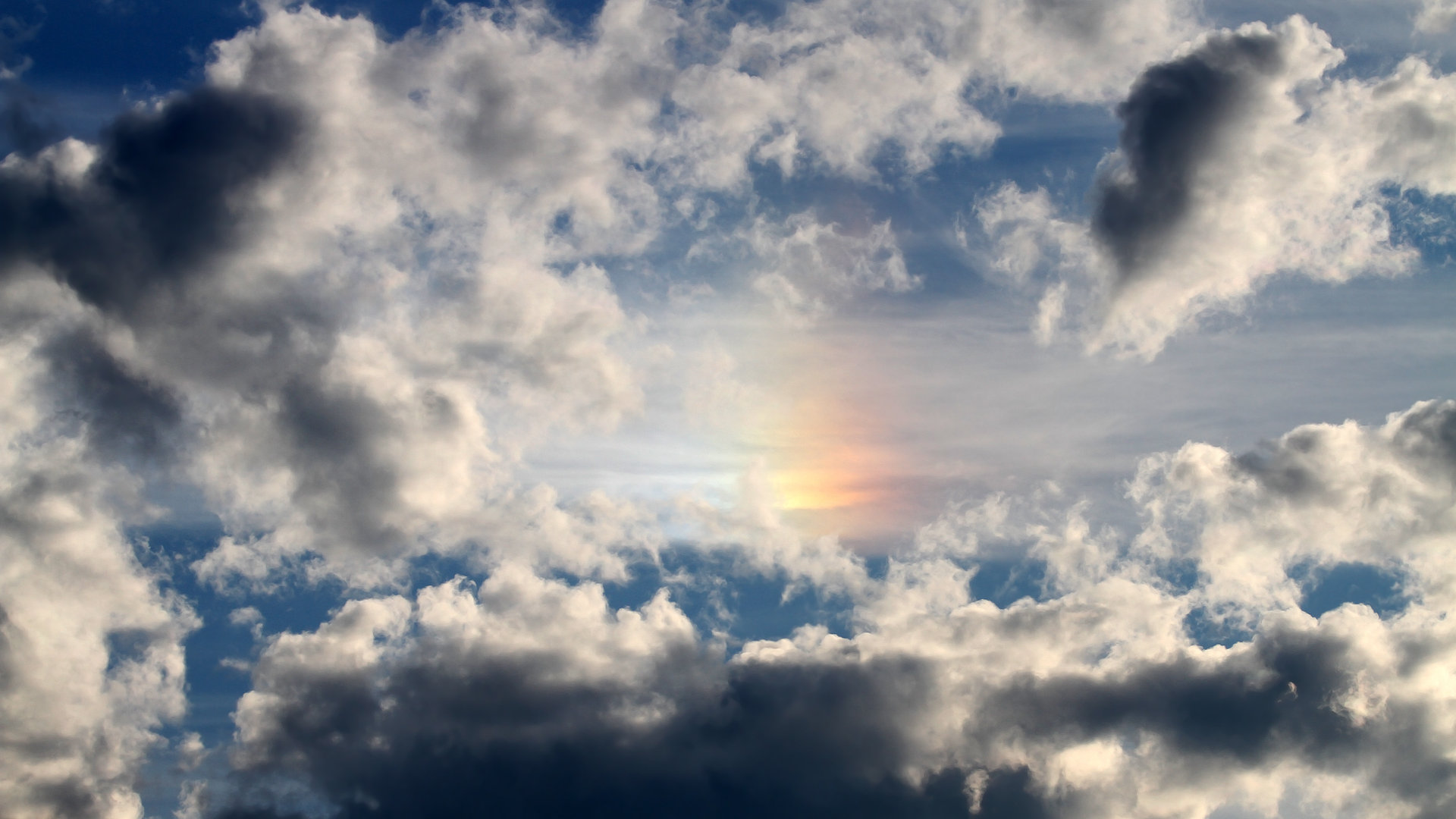 全民健身事业为加快建设体育强国、健康中国增添动能，为中华民族伟大复兴提供坚实健康基础和强大精神力量