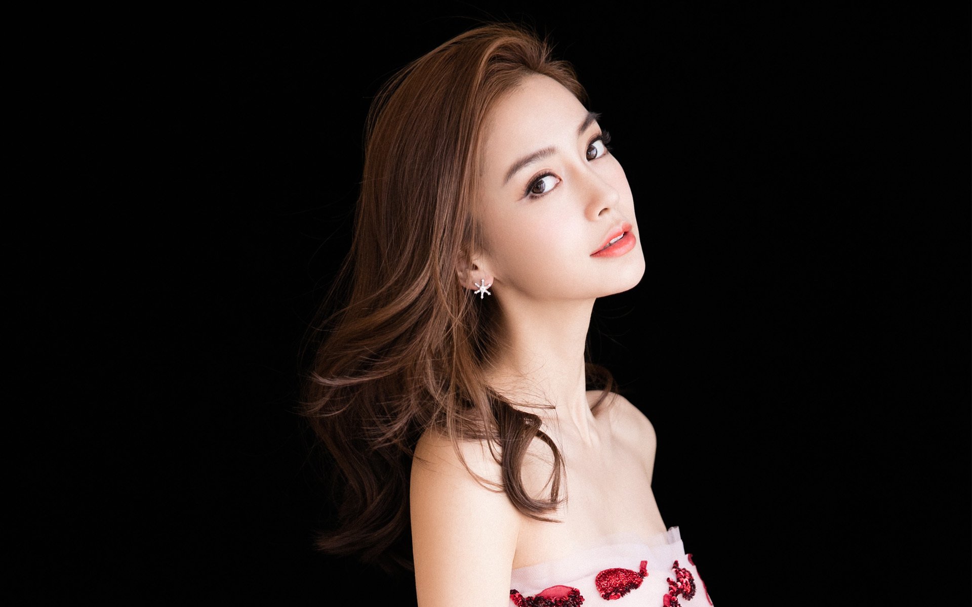 北京首钢球队整体进攻节奏加快，北京首钢队阵容