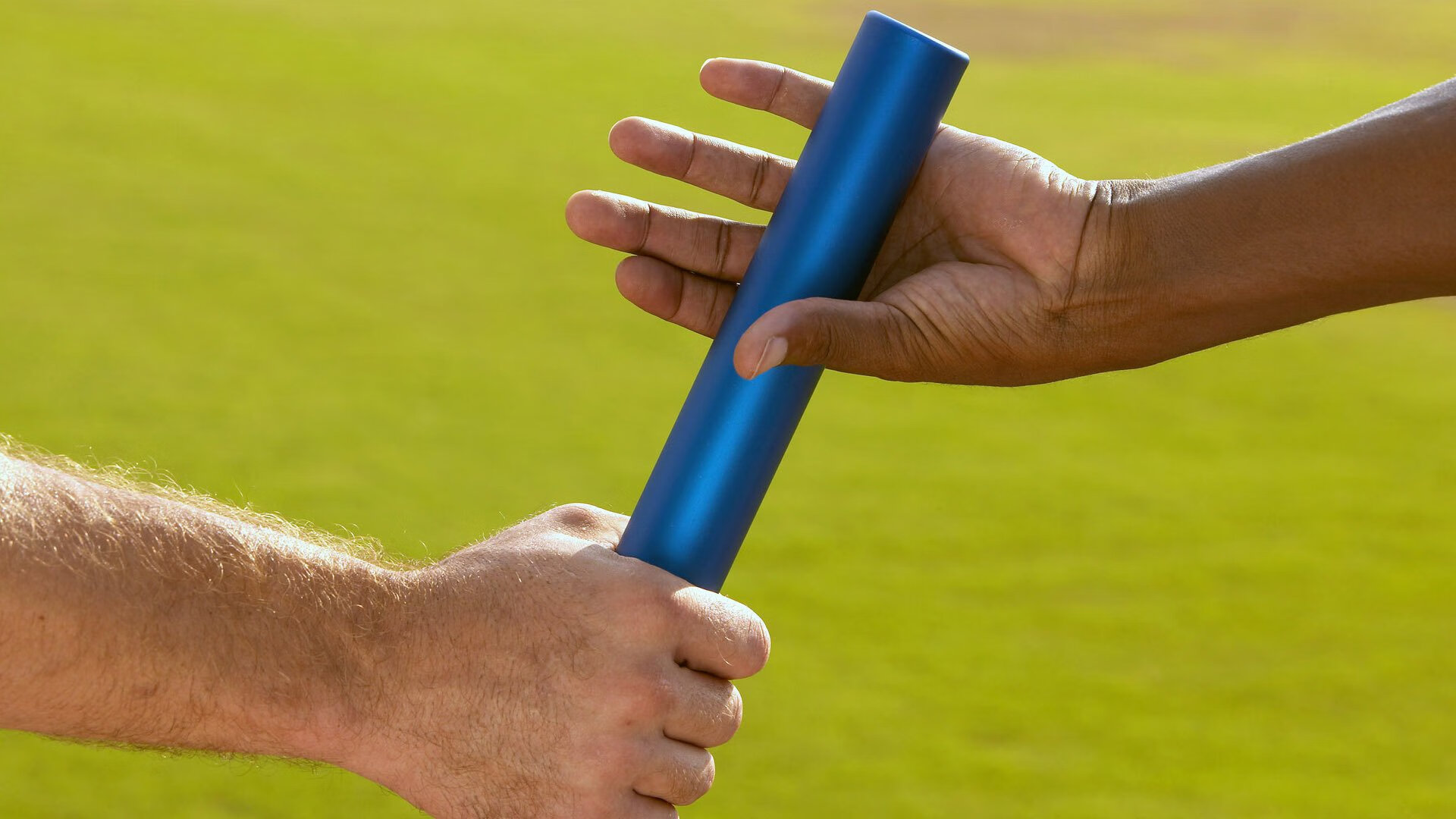 中国足球界推动“互联网+”创新发展新模式,中国足球联赛开始走向职业化