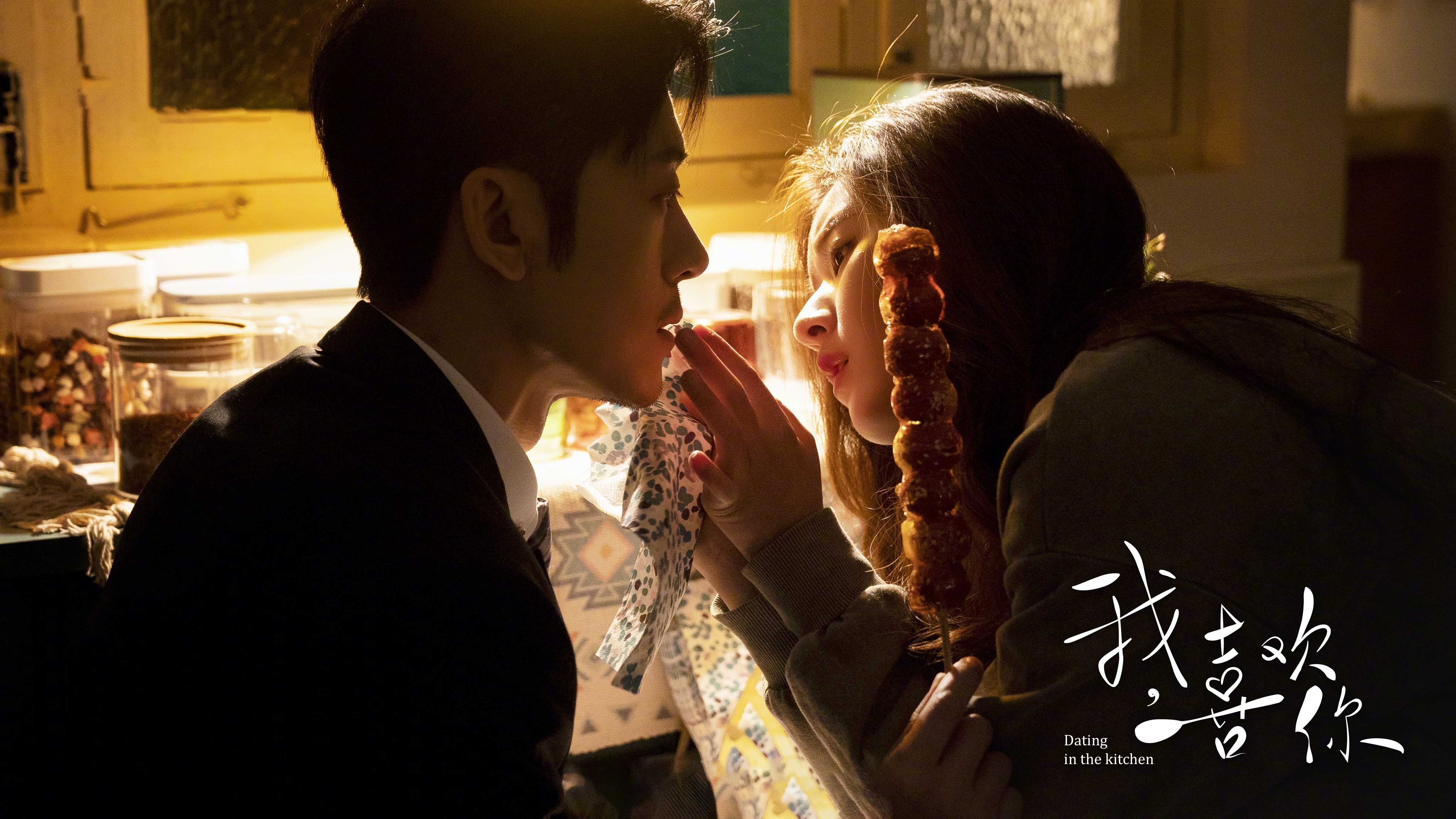 爱游戏官网-波兰中锋状态神秘，备战英格兰大战，波兰中场球员