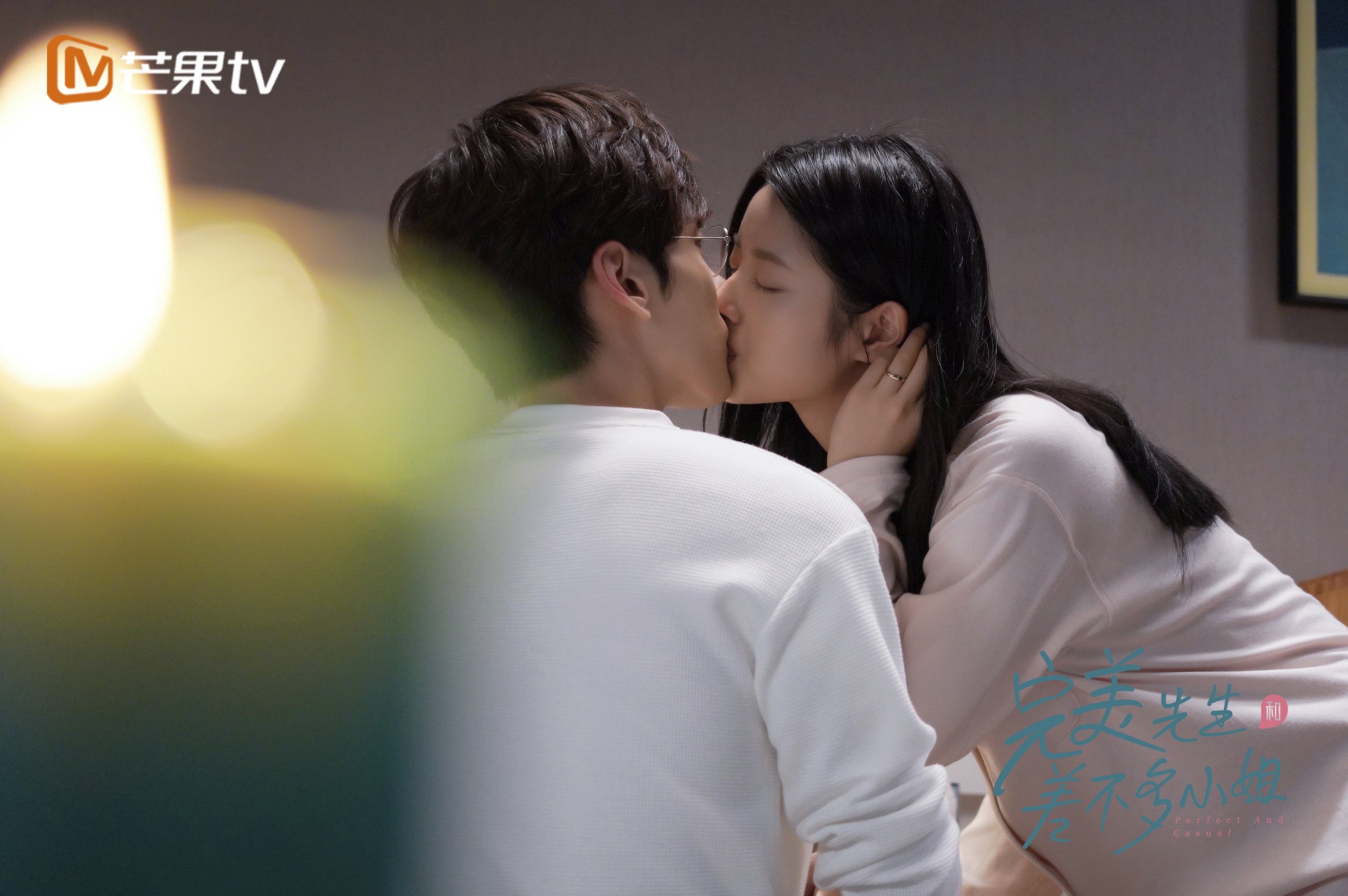 美国骑手艾丽西亚·伯杰和凯特·福夸在巴黎青少年马术比赛中表现出色,获得多项荣誉。