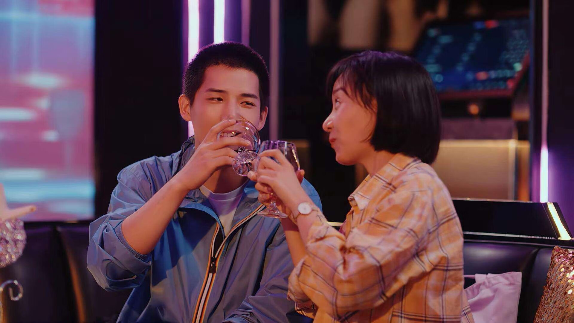 爱游戏体育-挑战者之路！黑马球队面对传统劲旅，黑马队伍