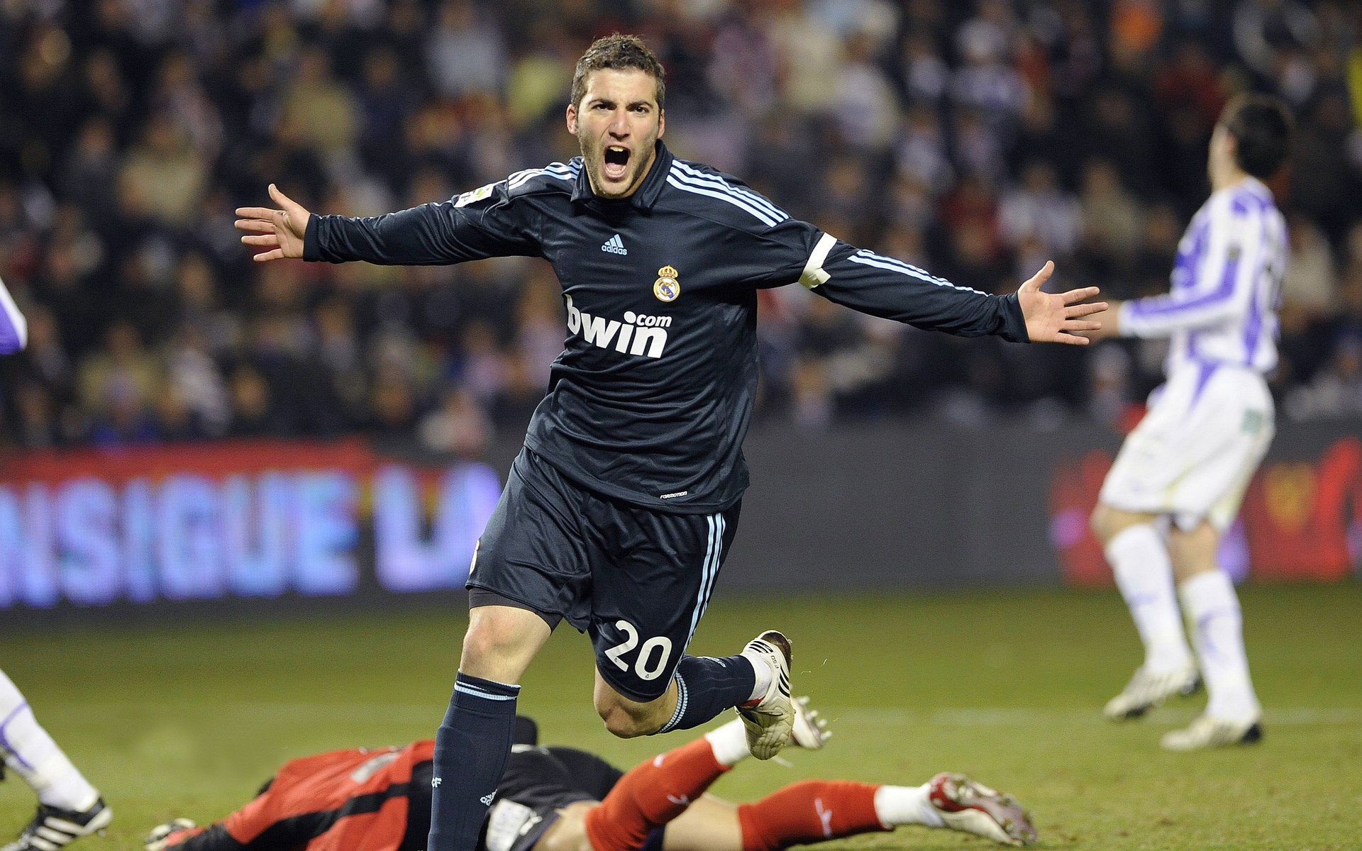 英超球队利用运动生理数据优化赛季恢复计划,英超球员数据统计