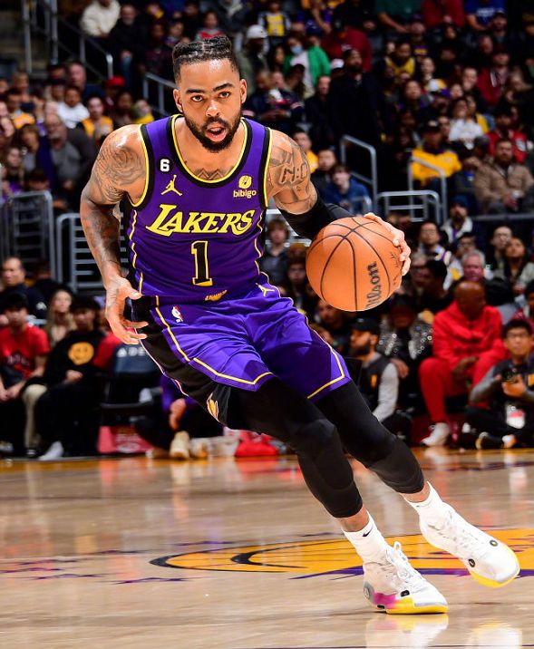 关于爱游戏官网:湖人队新赛季的战术演练：如何提升进攻效率和防守强度？的信息