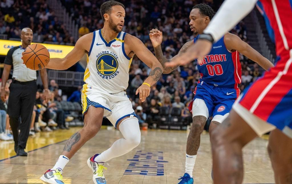 爱游戏官网：勇士队战术调整：科尔尝试新阵容，提升进攻多样性的简单介绍