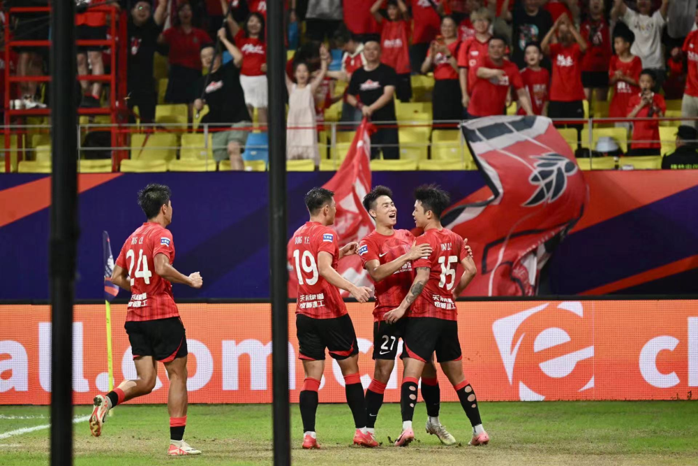 爱游戏APP:足协杯：八强产生，强队晋级，悬念丛生的简单介绍