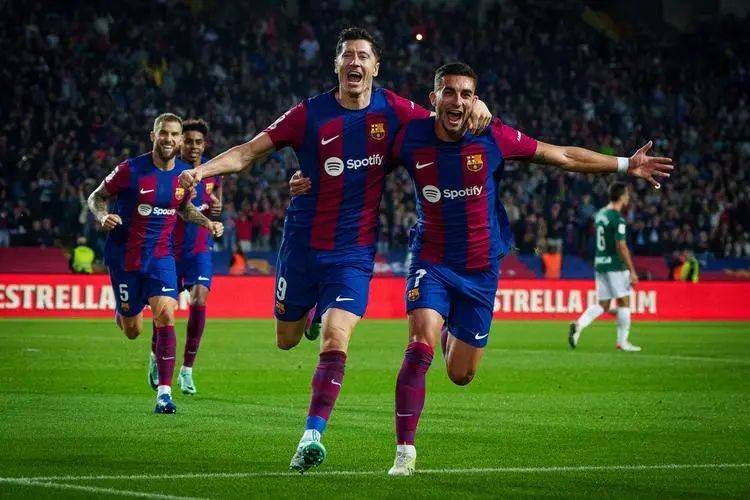 爱游戏体育：西甲爱游戏德斯的进攻风格与战术演变的简单介绍