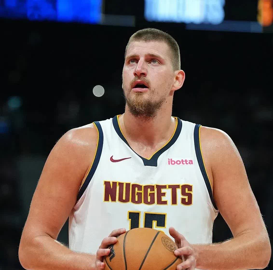 包含爱游戏官网:掘金队约基奇的低调与伟大：如何用实力征服世界？的词条