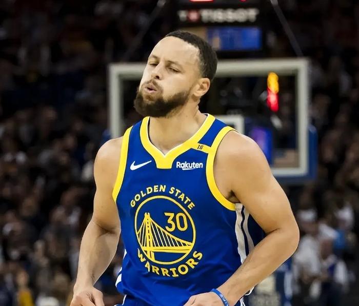 关于爱游戏官网:勇士队库里:如何继续激励下一代篮球运动员?的信息 关于爱游戏官网:勇士队库里:如何继续激励下一代篮球运动员?的信息