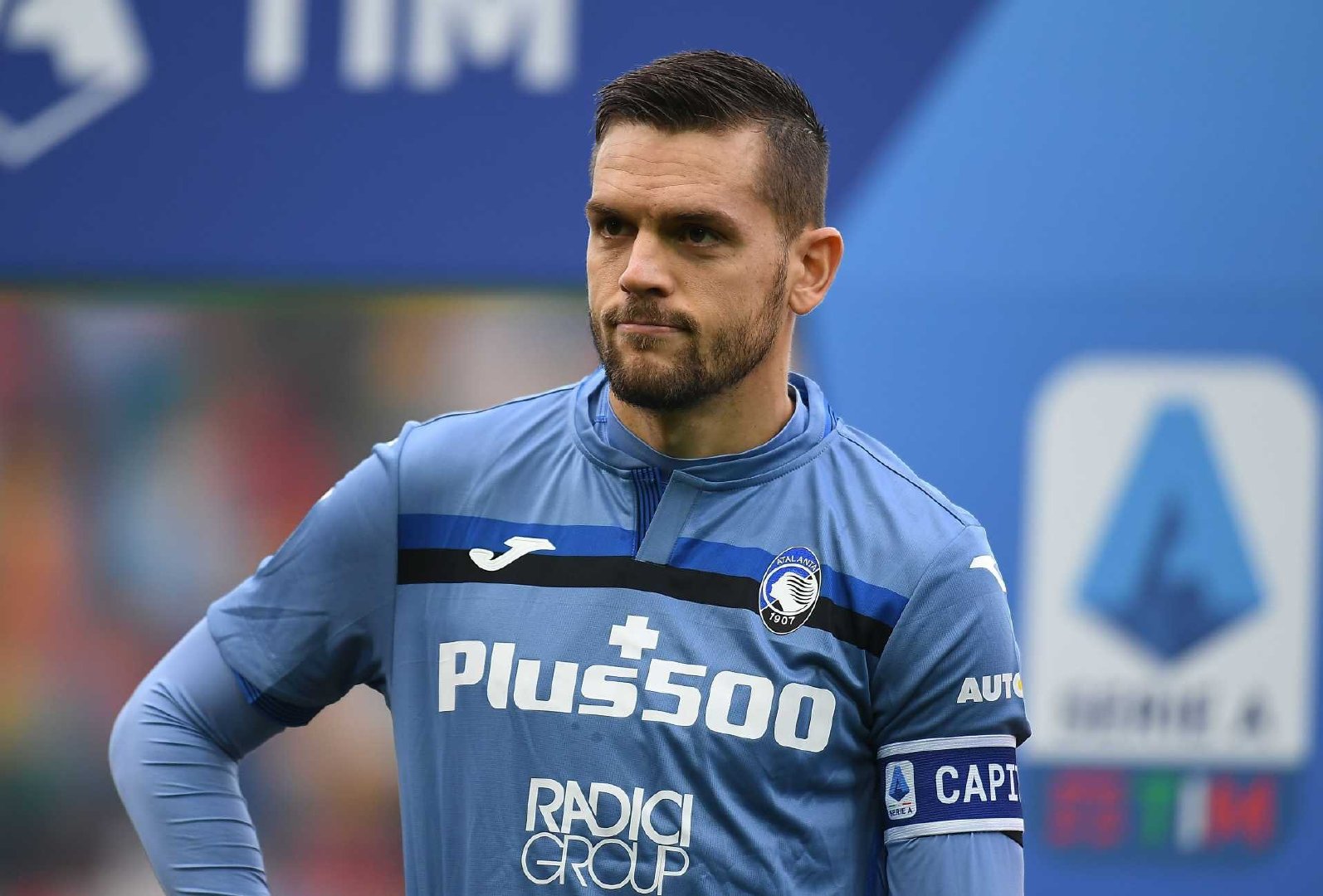 包含爱游戏APP:归化球员艾克森：积极备战新赛季，希望为球队做出更多贡献的词条