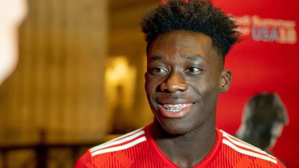 包含爱游戏体育:德甲的社区参与你：如何与地方文化结合的词条